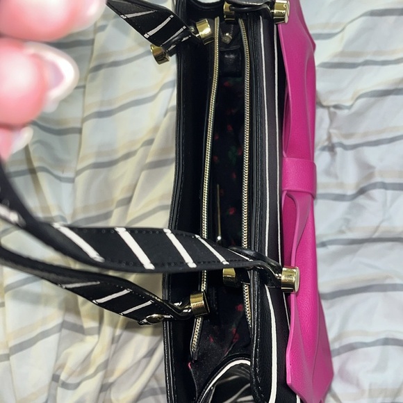 Betsey Johnson Black/White Striped, Pink Bottom, Lg Pink Bow, Tote - Picture 6 of 7